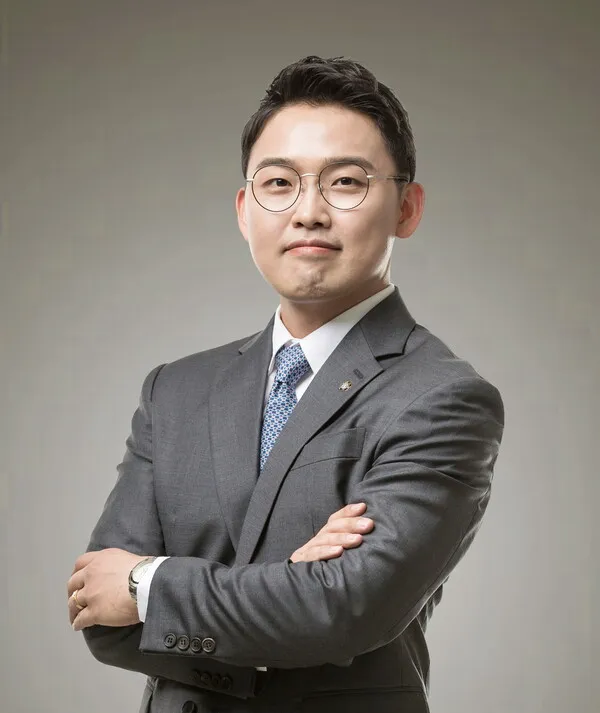 [칼럼] 자전거 타고 횡단보도 건너다 교통사고···보행자 판단 기준은?